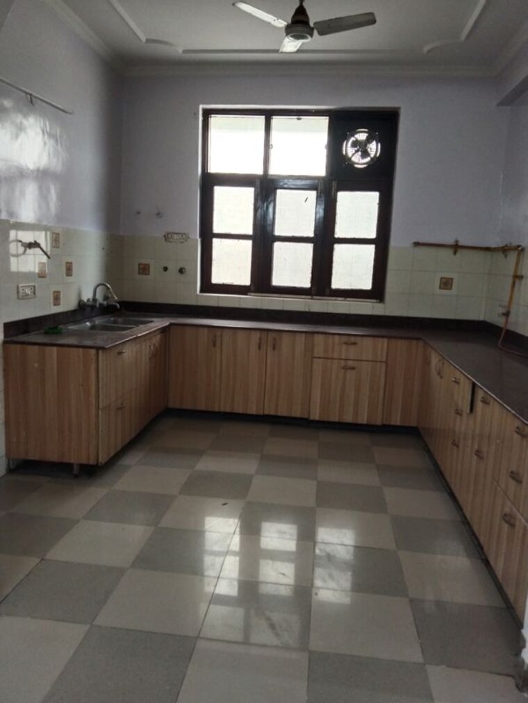 Kitchen, sector 23 3 Bedroom 2000 Sq.Ft. Villa In Sector 23 Gurgaon 10556793