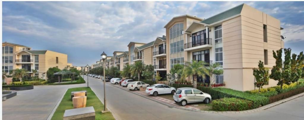 3 BHK + Servant Room 2154 Sq.Ft. Builder Floor in Omaxe Silver Birch
