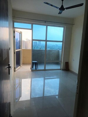 Room in 3 BHK Apartment at Pyramid Altia, Sector 70 – for Sale