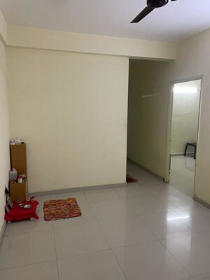 Room in 3 BHK Apartment at Pyramid Altia, Sector 70 – for Sale