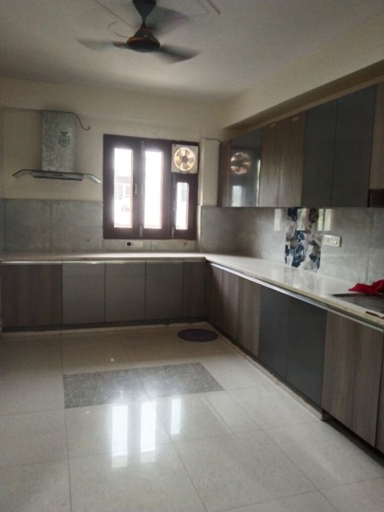 Kitchen, sector 23 2 Bedroom 2000 Sq.Ft. Villa In Sector 23 Gurgaon 10556825
