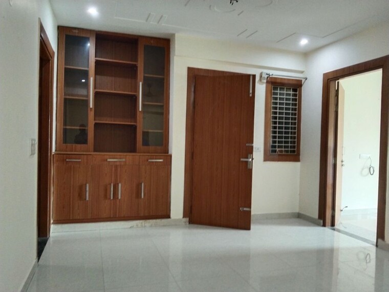 Room, sector 23 2 Bedroom 2000 Sq.Ft. Villa In Sector 23 Gurgaon 10556825