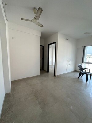 2 BHK Apartment For Rent in Divine Aspen Garden, Goregaon East