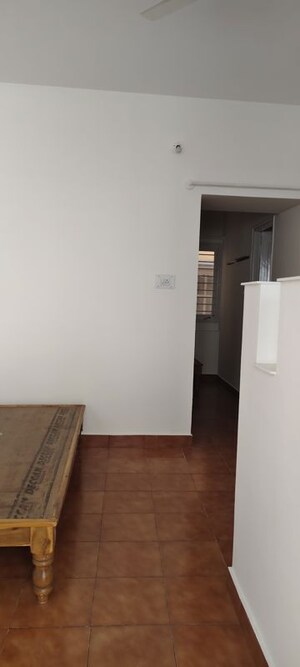 Room in 1 BHK Builder Floor at Halasuru – for Rent