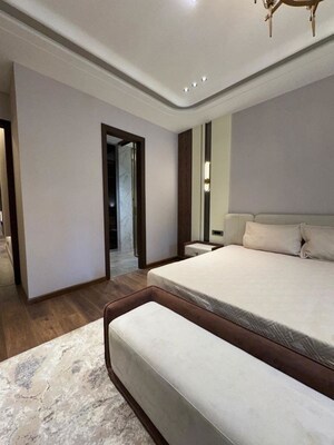 Room in 5 BHK Apartment at Sector 121 – for Sale