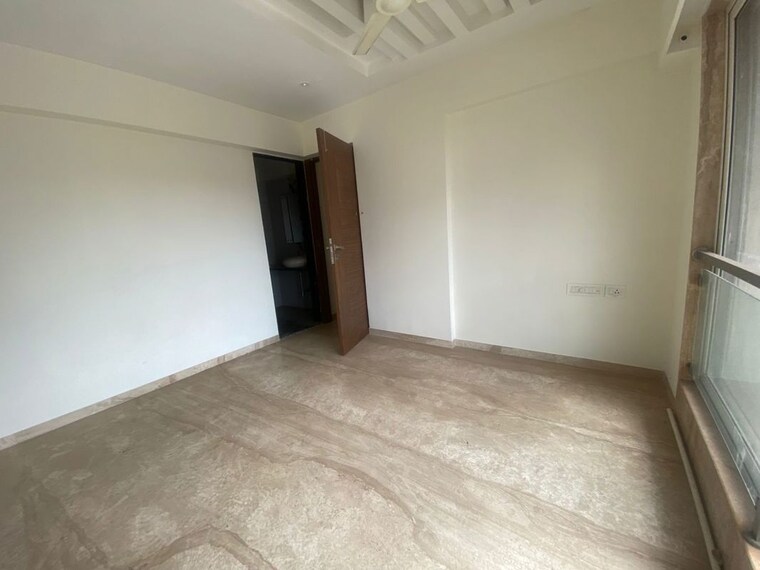 Room, khar west 3 Bedroom 950 Sq.Ft. Apartment In Khar West Mumbai 10556843