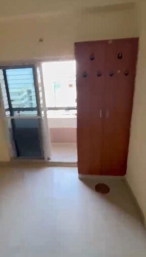 Room in 2 BHK Apartment at Alkapoor – for Sale