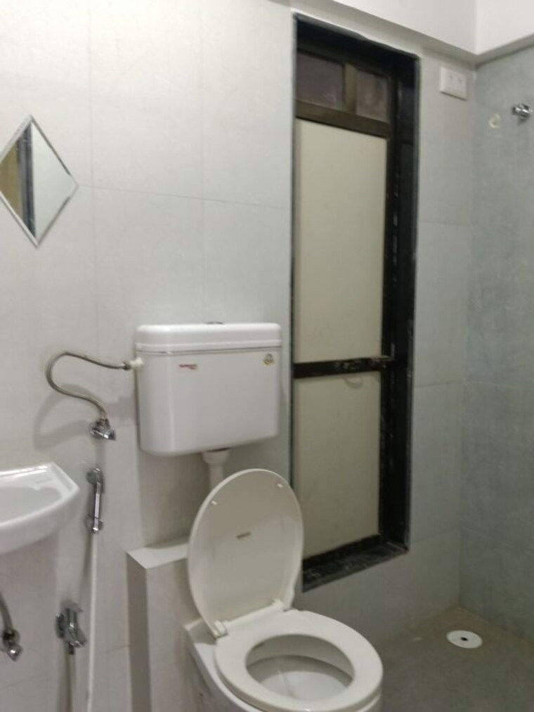 Bathroom, patrachawl-mhada 2.5 Bedroom 730 Sq.Ft. Apartment In Goregaon West Mumbai 10556861