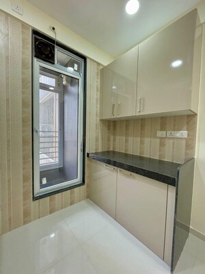 Room in 3 BHK Apartment at Sheth Zuri, Laxmi Nagar – for Rent