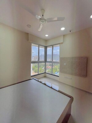 Room in 3 BHK Apartment at Sheth Zuri, Laxmi Nagar – for Rent