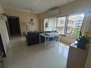 Team Area in 3 BHK Apartment at Aarya Apartment, Khar West – for Rent