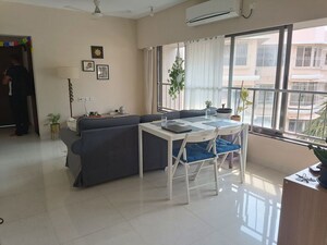 Team Area in 3 BHK Apartment at Aarya Apartment, Khar West – for Rent