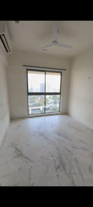 Room in 2 BHK Apartment at Lodha Bel Air, Jogeshwari West – for Rent