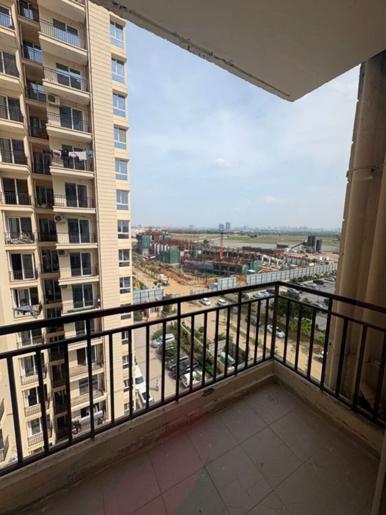 Balcony, signature-the-millennia-3 2 Bedroom 1000 Sq.Ft. Apartment In Sector 37d Gurgaon 10556882