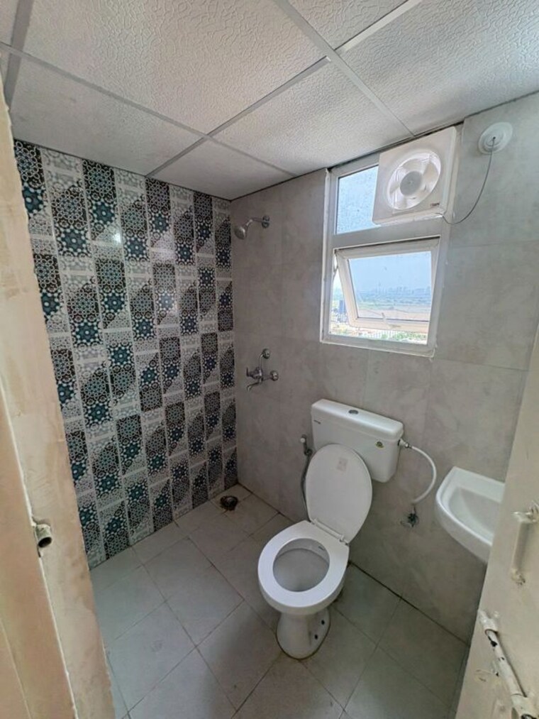 Bathroom, signature-the-millennia-3 2 Bedroom 1000 Sq.Ft. Apartment In Sector 37d Gurgaon 10556882