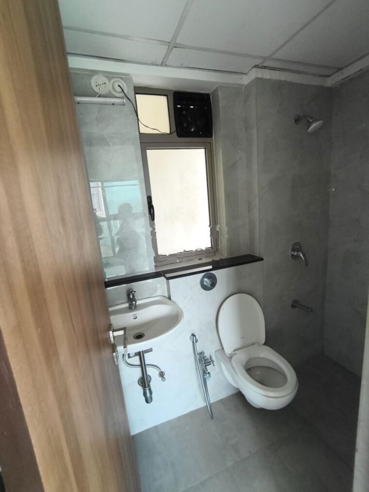 Bathroom, sheth-irene 1 Bedroom 660 Sq.Ft. Apartment In Malad West Mumbai 10556903