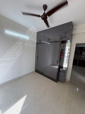 Room in 2 BHK Apartment at Signature The Millennia 3, Sector 37d – for Rent