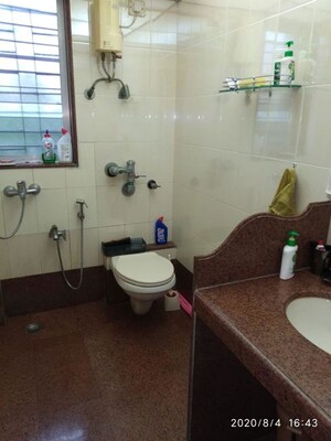 Washroom in 3 BHK Apartment at Bandra West – for Sale