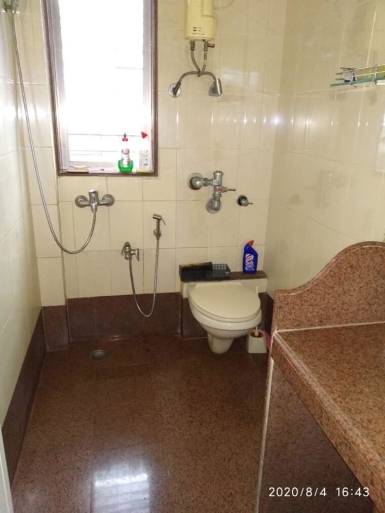 Bathroom, bandra west 3 Bedroom 1050 Sq.Ft. Apartment In Bandra West Mumbai 10556932