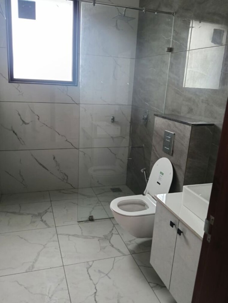 Bathroom, sector 11 4 Bedroom 4500 Sq.Ft. Builder Floor In Sector 11 Chandigarh 10556924