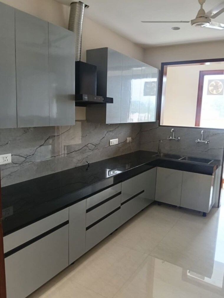 Kitchen, sector 11 4 Bedroom 4500 Sq.Ft. Builder Floor In Sector 11 Chandigarh 10556924