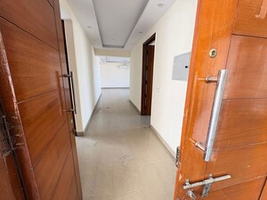 Building Lobby in 4 BHK Apartment at Arzoo Apartment, Sector 51 – for Rent