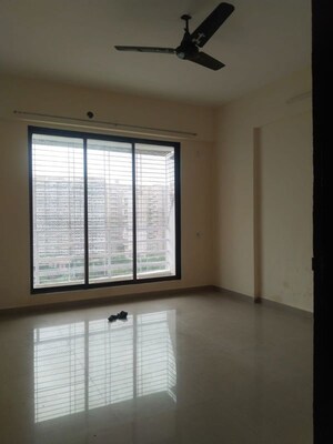 Room in 2 BHK Apartment at Green Heritage, Kharghar – for Rent