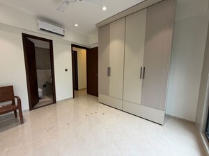 Room in 3 BHK Apartment at MS Gateway, Juhu Road – for Rent