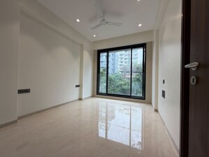 Room in 3 BHK Apartment at MS Gateway, Juhu Road – for Rent