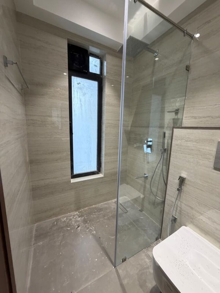 Bathroom, ms-gateway 3 Bedroom 1300 Sq.Ft. Apartment In Juhu Road Mumbai 10556958