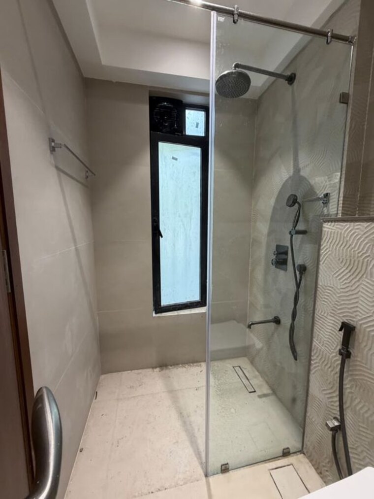 Bathroom, ms-gateway 3 Bedroom 1300 Sq.Ft. Apartment In Juhu Road Mumbai 10556958