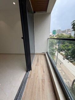 3 BHK + Servant Room Apartment For Rent in MS Gateway