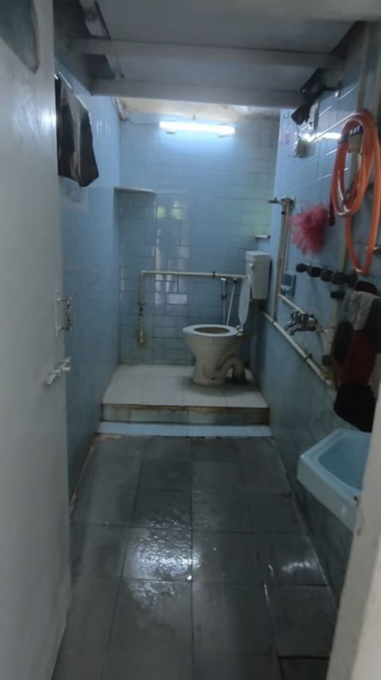 Bathroom, the-city-end-chs 1 RK 350 Sq.Ft. Apartment In Borivali West Mumbai 10556963