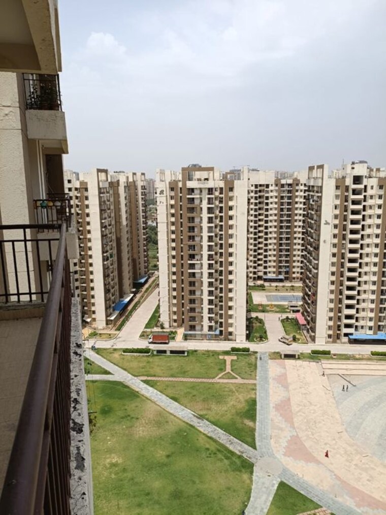 Exterior View, amrapali-kingswood 3 Bedroom 1595 Sq.Ft. Apartment In Sector 4 Greater Noida Greater Noida 10396869