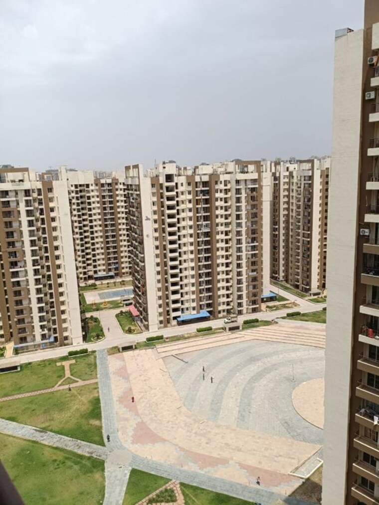Exterior View, amrapali-kingswood 3 Bedroom 1595 Sq.Ft. Apartment In Sector 4 Greater Noida Greater Noida 10396869