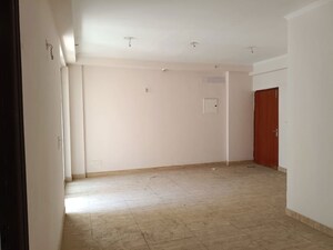 Room in 3 BHK Apartment at Amrapali Kingswood, Sector 4 Greater Noida – for Sale