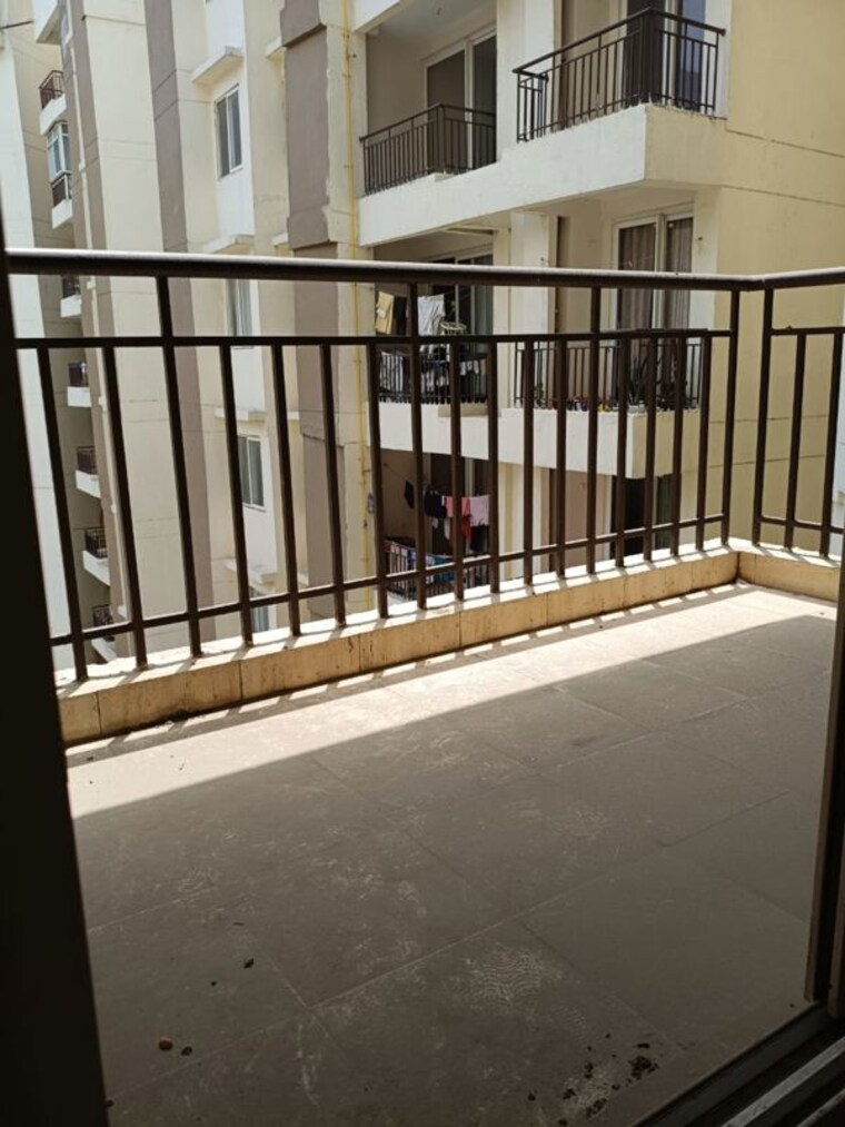 Balcony, amrapali-kingswood 3 Bedroom 1595 Sq.Ft. Apartment In Sector 4 Greater Noida Greater Noida 10396869