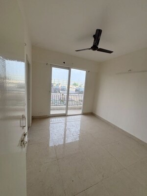 Room in 2 BHK Apartment at Signature The Millennia 3, Sector 37d – for Rent