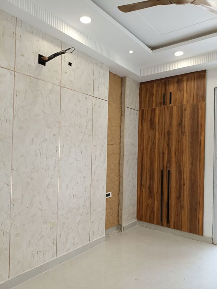 Room, bptp-district-3 3 Bedroom 180 Sq.Yd. Builder Floor In Sector 85 Faridabad 10557019