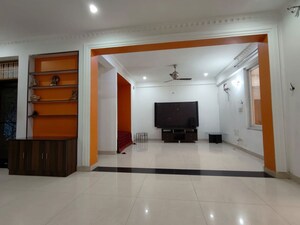 Room in 4 BHK Apartment at Indian Infra Rohit Residency, Gomti Nagar – for Sale