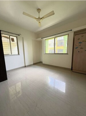 Room in 3 BHK Apartment at Ganesham Phase I, Pimple Saudagar – for Rent