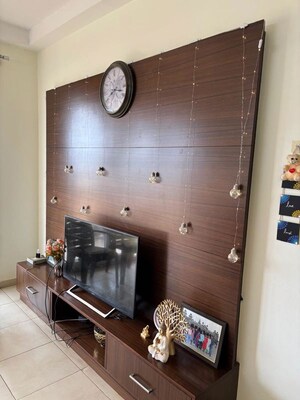 Room in 3 BHK Apartment at Bhartiya Nikoo Homes, Thanisandra Main Road – for Rent