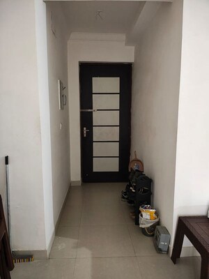 Room in 3 BHK Apartment at Trident Embassy, Sector 1 Greater Noida – for Rent