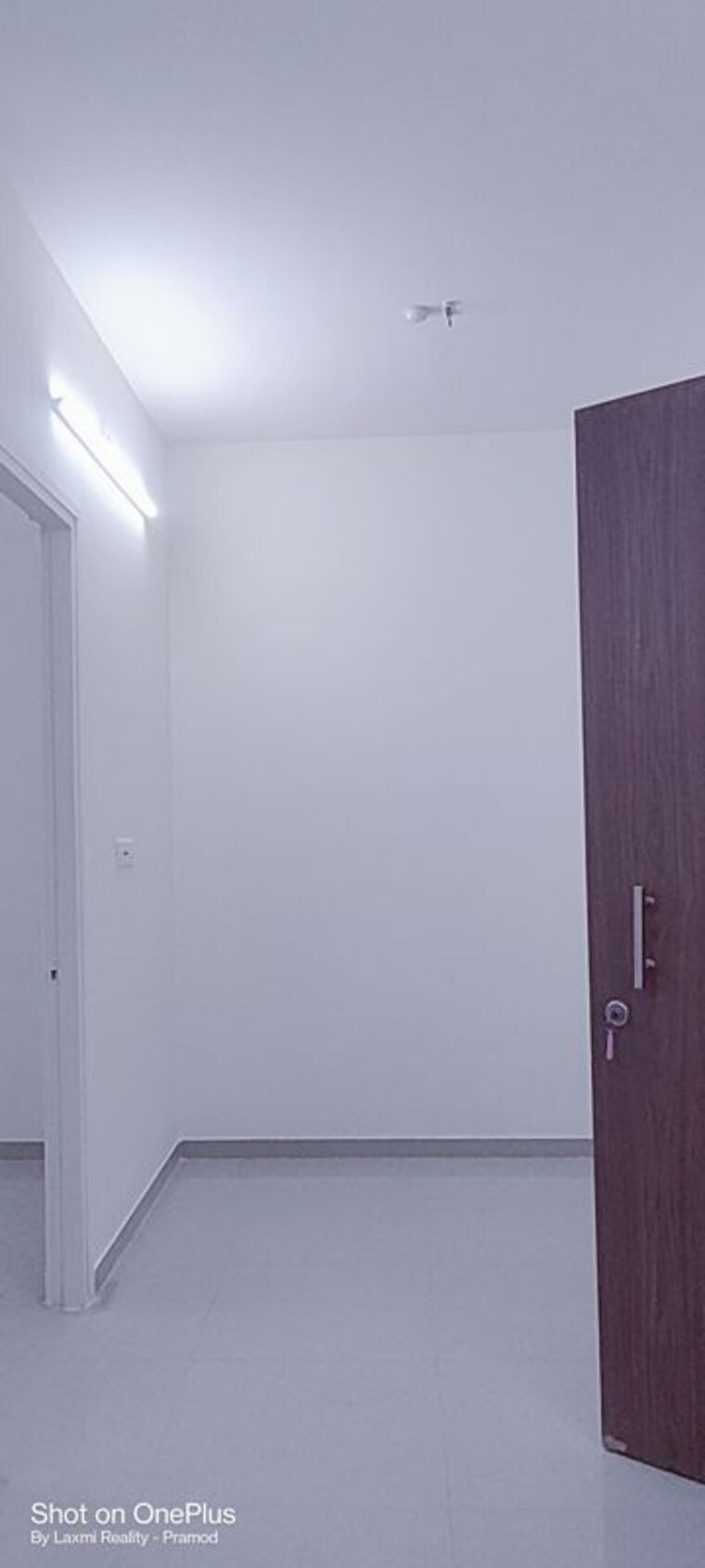 Room, city-view-building 1 Bedroom 400 Sq.Ft. Apartment In Worli Mumbai 10557026