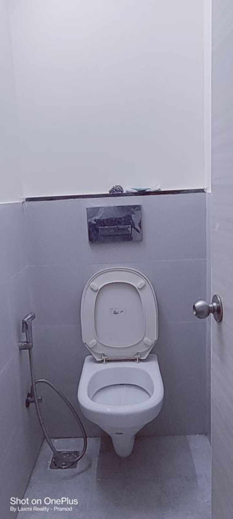 Bathroom, city-view-building 1 Bedroom 400 Sq.Ft. Apartment In Worli Mumbai 10557026