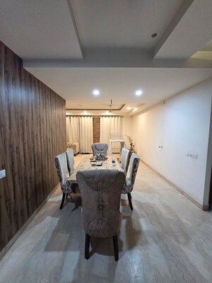 Team Area in 3 BHK Builder Floor at Sector 23 – for Rent