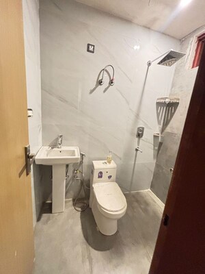 Bathroom in 2 BHK Builder Floor at Palm Residency Chhatarpur, Chattarpur – for Rent