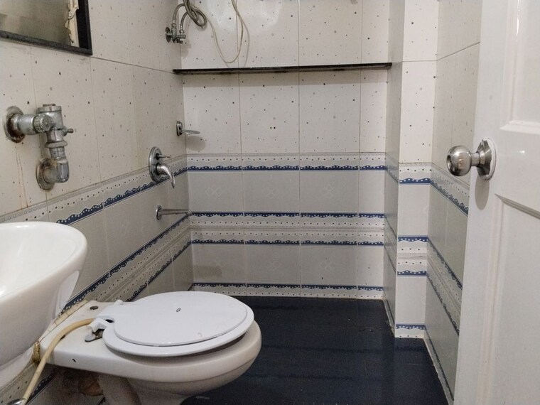 Bathroom, dosti-daffodil 1 Bedroom 450 Sq.Ft. Apartment In Wadala East Mumbai 10557020