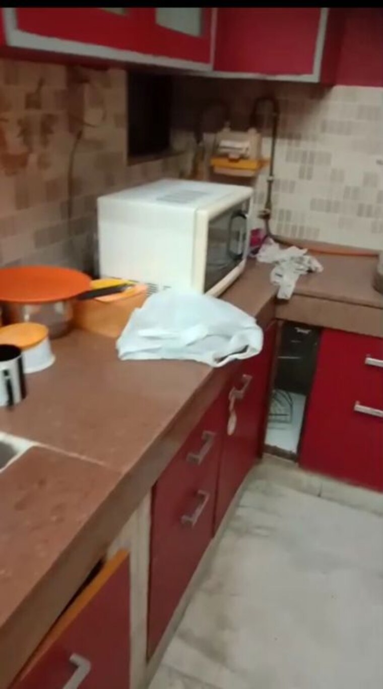 Kitchen, lajpat nagar i 2 Bedroom 900 Sq.Ft. Builder Floor In Lajpat Nagar I Delhi 10557044