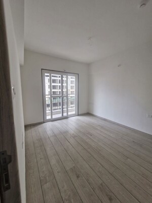 Room in 4 BHK Apartment at Unique K Shire, Punawale – for Rent